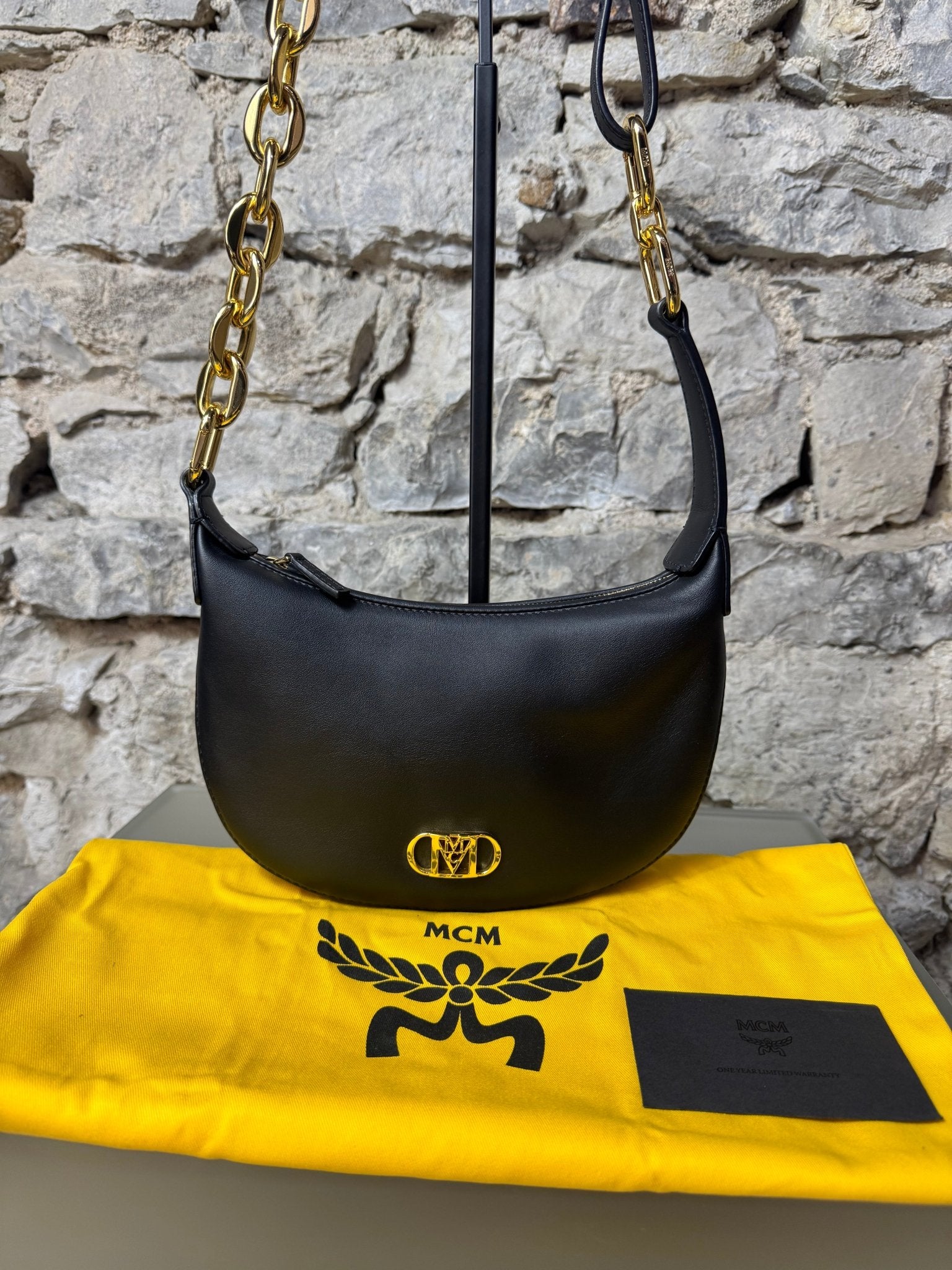 MCM Mini Travia Schultasche Schwarz - BagAffair
