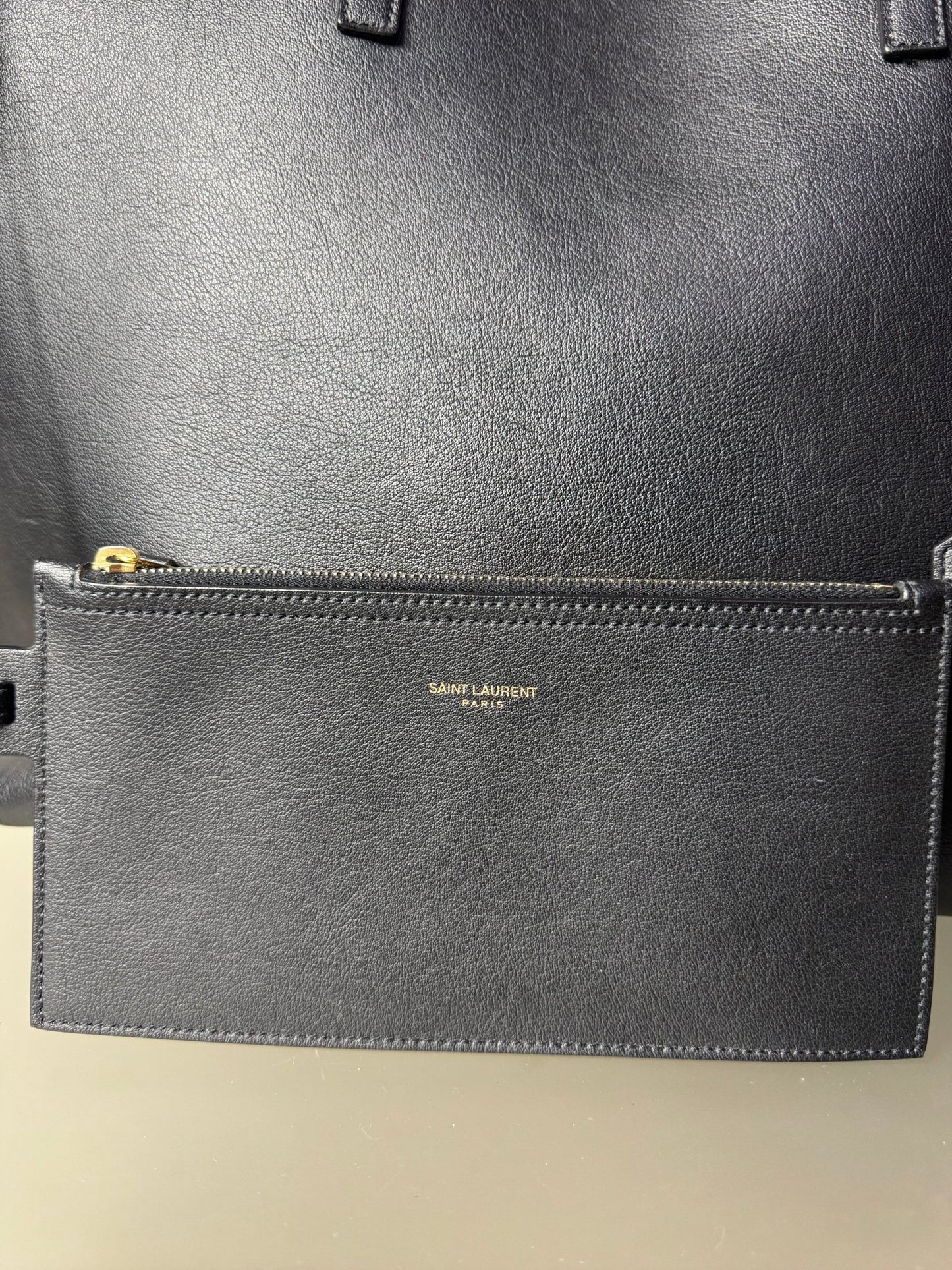 Saint Laurent Shopper Tasche Schwarz Leder mit Clutch - BagAffair